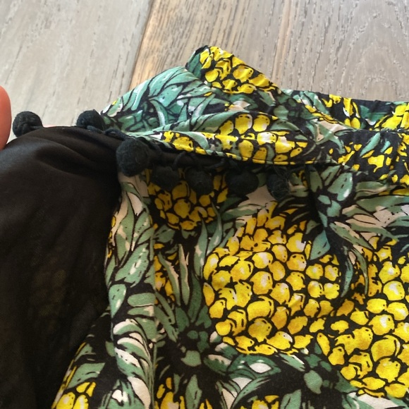 Pineapple Print Shorts in Size L - Picture 6 of 7